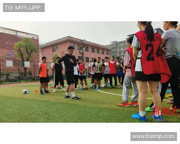 广西小学足球发展现状与未来展望推动青少年体育教育新风潮