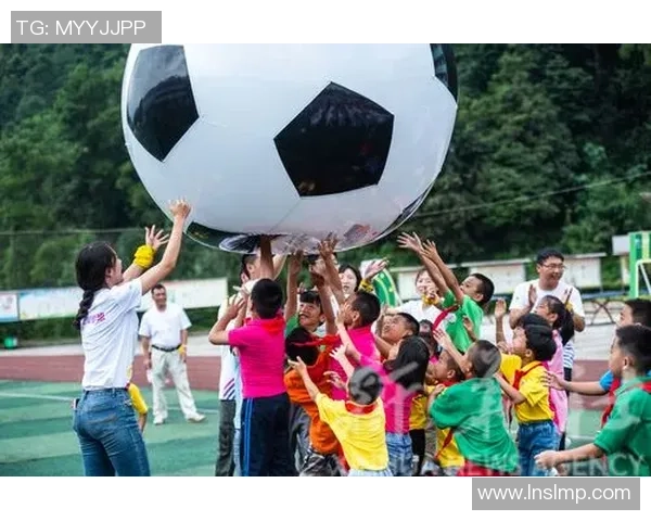 展鹏足球俱乐部携手青少年培养计划助力足球梦想启航